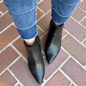 Stuart Weitzman Black Leather Pointed Toe Chelsea Boots Block Heel Size 8.5